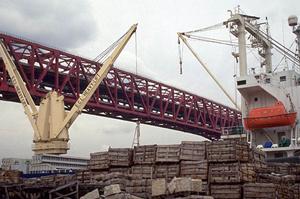 建設現場監督必見！効率的な揚重機のレンタルサービス比較と選び方