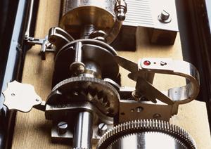 大型精密にも対応した打ち抜き加工を行っています